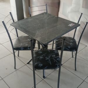 Mesa Quadrada Ipanema 70 x 70 cm Granito com 4 Cadeiras Rio Martelada Preto Lírio - Teixeira