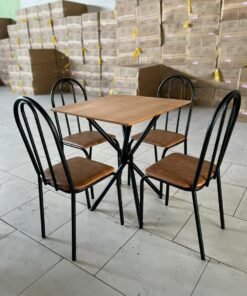 Mesa Quadrada Proa 68 x 68 cm Base Ipanema com 4 Cadeiras Ubatuba Preto Fosco com Assento Marrom - Teixeira
