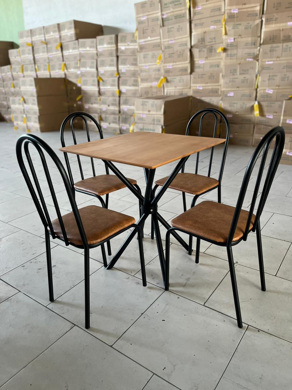 Mesa Quadrada Proa 68 x 68 cm Base Ipanema com 4 Cadeiras Ubatuba Preto Fosco com Assento Marrom - Teixeira